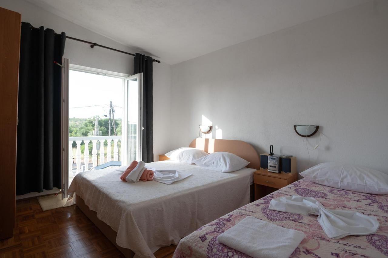 Marina'S Apartments Razanac Bagian luar foto