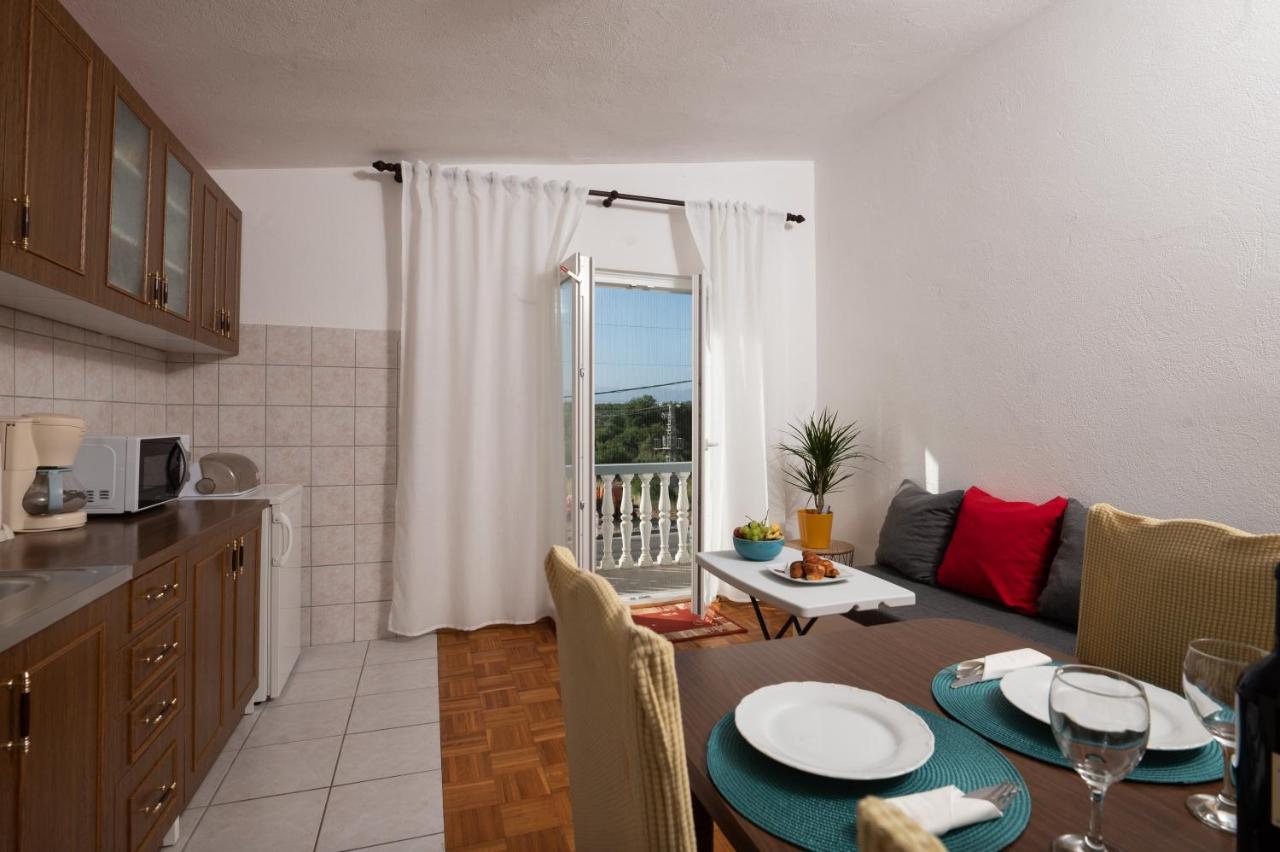 Marina'S Apartments Razanac Bagian luar foto
