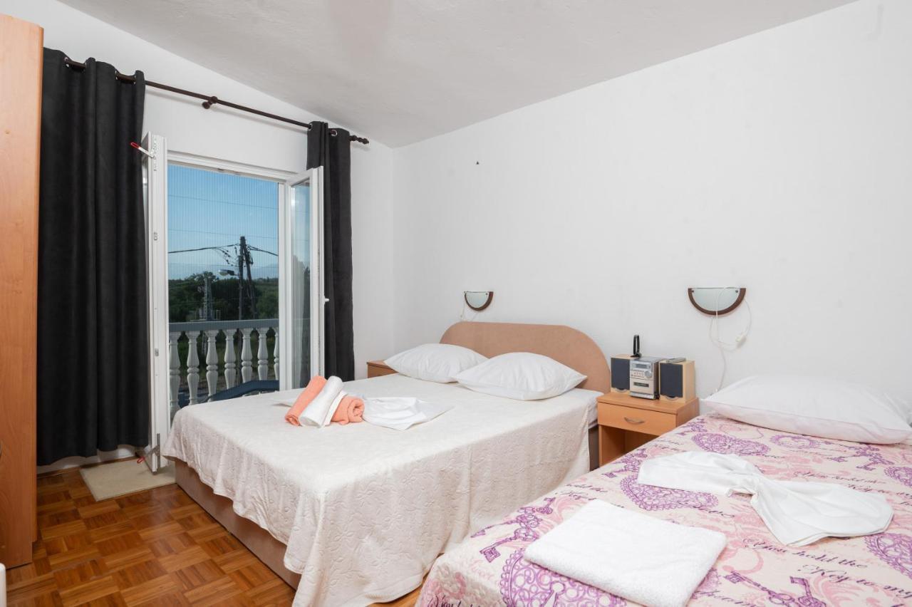 Marina'S Apartments Razanac Bagian luar foto