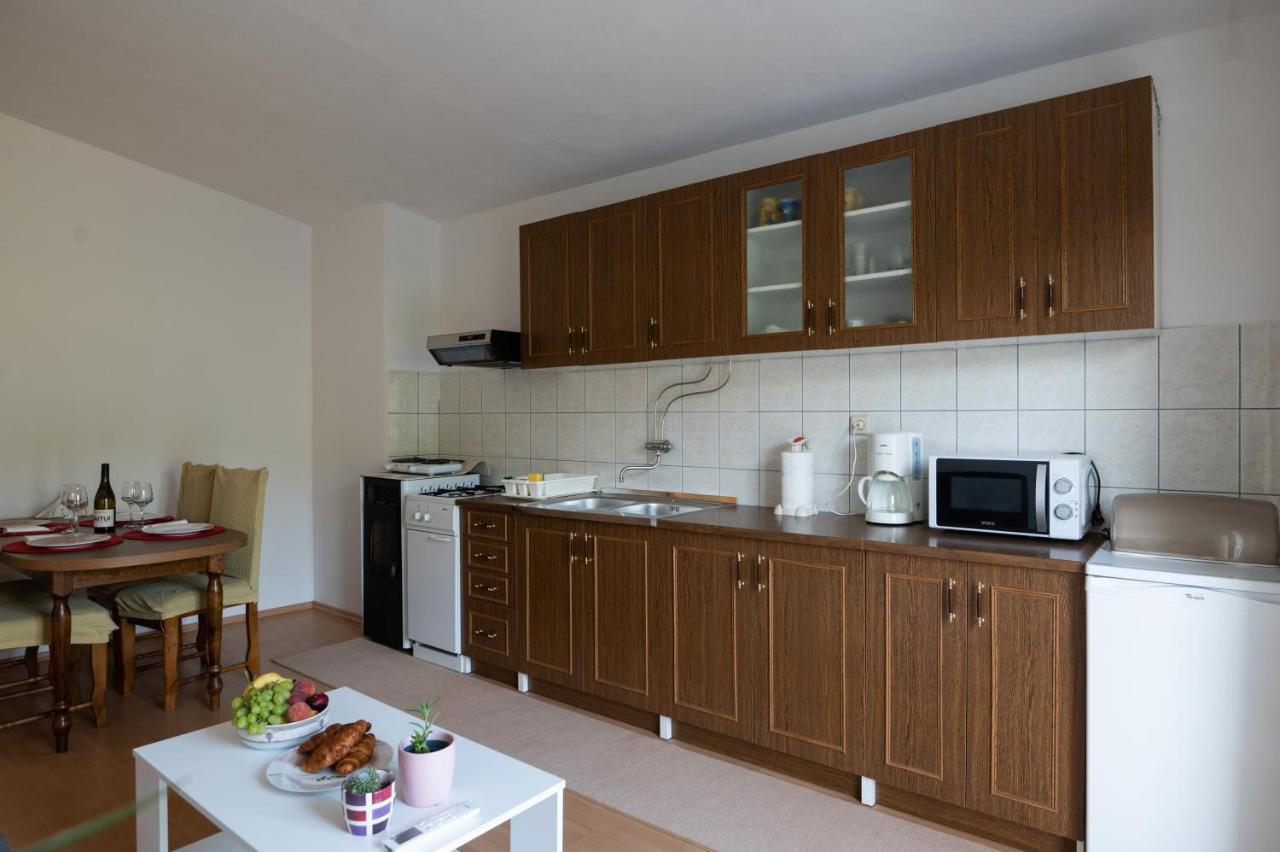 Marina'S Apartments Razanac Bagian luar foto