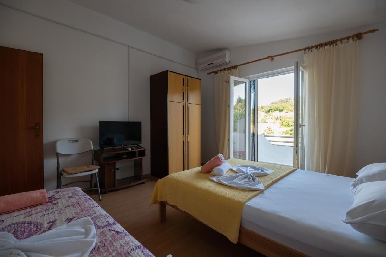 Marina'S Apartments Razanac Bagian luar foto