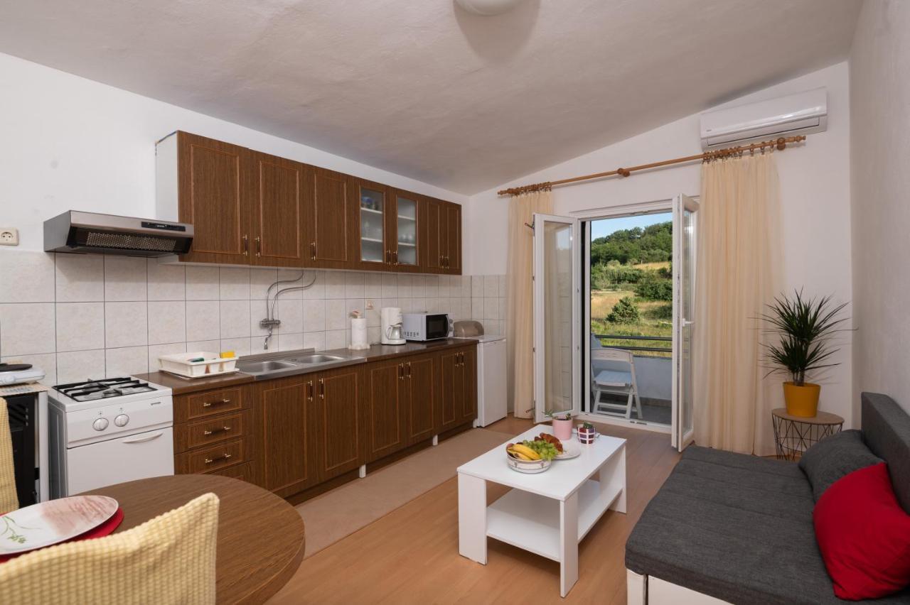 Marina'S Apartments Razanac Bagian luar foto